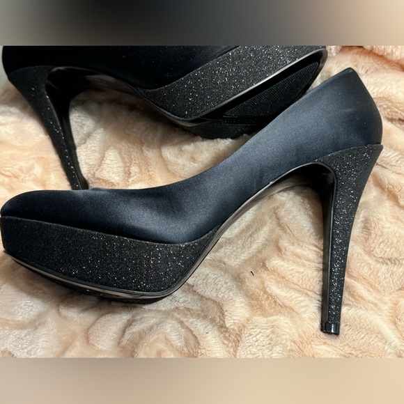 Satin platform stilettos size 9 - Picture 4 of 7